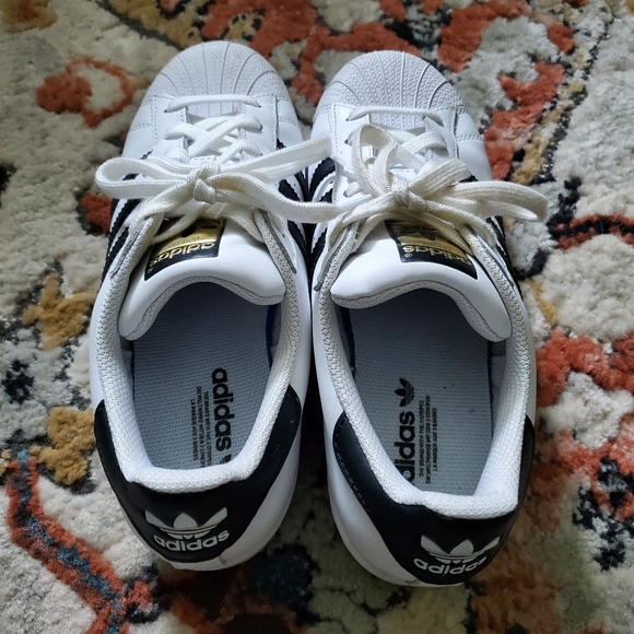 Adidas Superstars - White/Black Women's Sz 7 - Picture 2 of 4